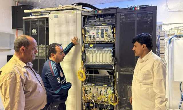 عودة خدمة الاتصالات إلى مناطق المهرة بعد انقطاعها بسبب إعصار “تيج”