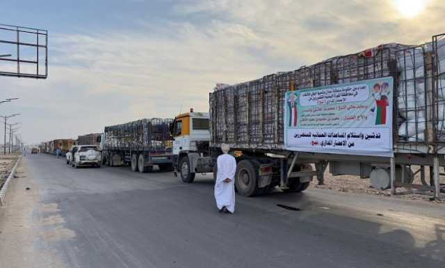 وصول 20 شاحنة مساعدات إغاثية عُمانية إلى المهرة شرقي اليمن