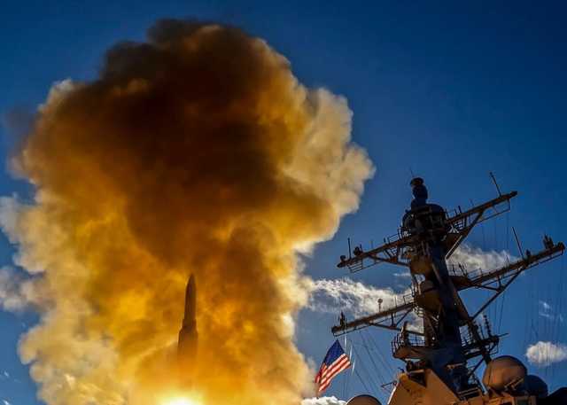جماعة الحوثي: بارجة أمريكية أطلقت صواريخ على مسيّرة