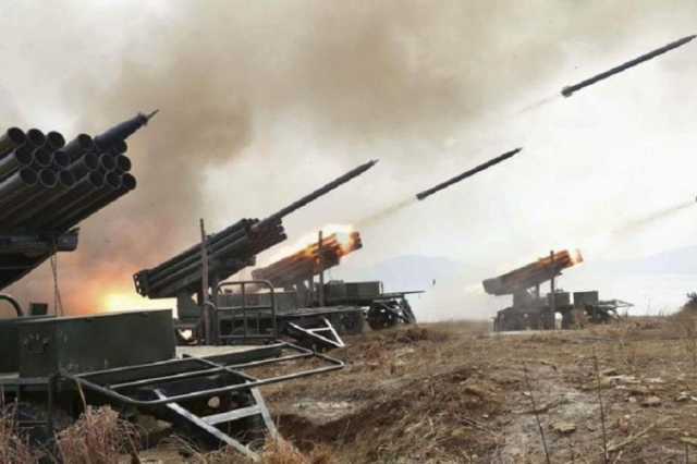 كوريا الشمالية تطلق عشرات القذائف المدفعية بالقرب من جزيرة يونبيونغ الجنوبية