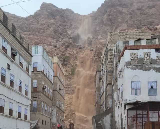“جيولوجيا حضرموت” تحذّر من انهيارات صخرية محتملة بالمكلا نتيجة المنخفض الجوي