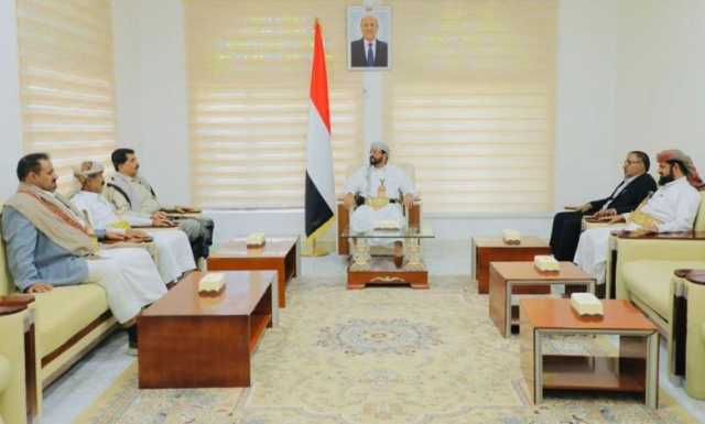 عضو الرئاسي اليمني سلطان العرادة يدعو الأحزاب إلى توحيد موقفها السياسي