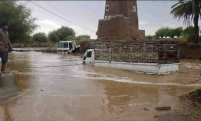 سيول عارمة تغرق مديرية برط رجوزة في محافظة الجوف 