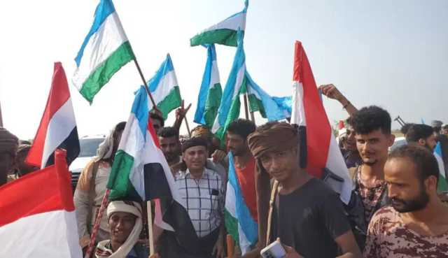 تظاهرة في صنعاء ترفع أعلام الحراك التهامي تستنفر الحوثيين