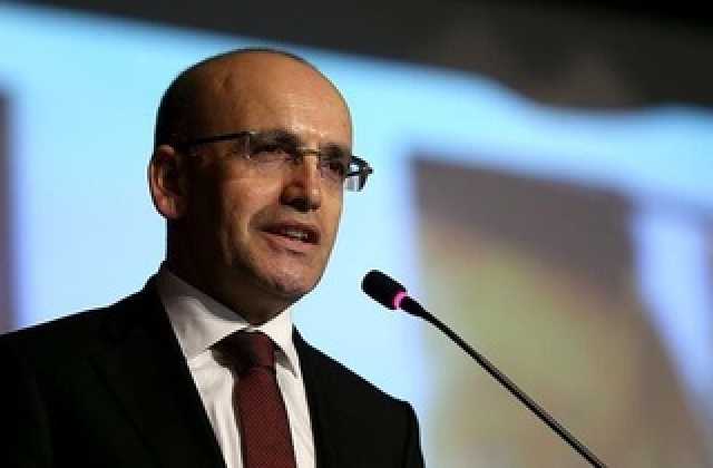 وزير المالية التركي يجتمع بعدد من المستثمرين الأجانب