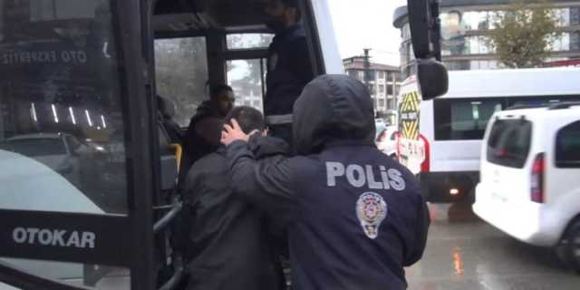 تركيا.. اعتقال 63 مهاجرًا غير نظامي في أسنيورت