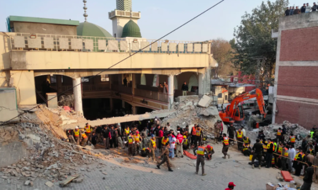 قتلى وجرحى جرّاء تفجير بمسجد في باكستان