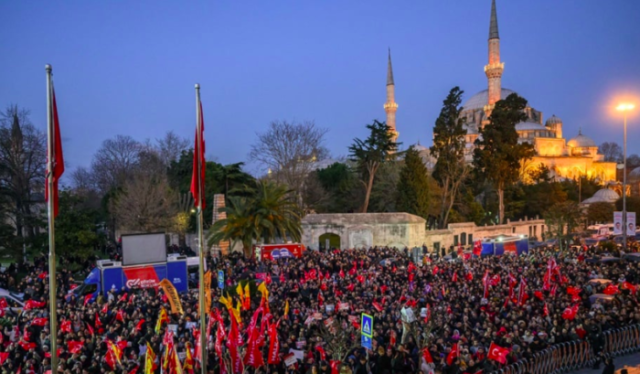 أردوغان يصف المحتجين بـ “إرهابيي الشوارع”