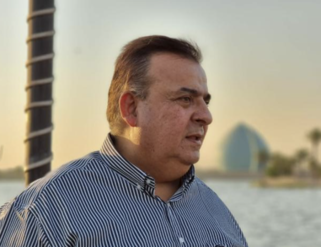 كاتب عراقي يتلقى التهديد بالقتل من قبل مجهولين