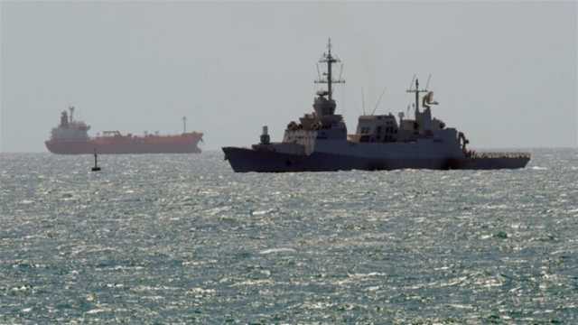 القيادة المركزية الأميركية تعلن إصابة سفينة عائدة للولايات المتحدة بصاروخ أطلق من اليمن