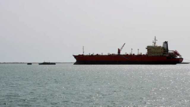 الحوثيون يستهدفون سفينة متجهة إلى إسرائيل