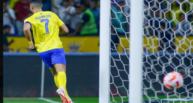 “هاتريك” رونالدو يقود النصر لاكتساح الفتح في الدوري السعودي