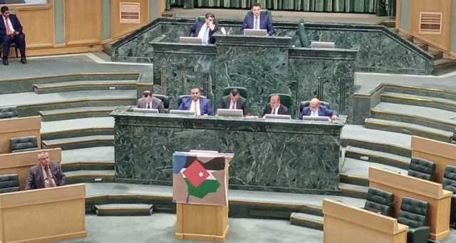 نواب أردنيون يطالبون بطرد سفير إسرائيل ردا على تعرية الجيش الإسرائيلي 5 فلسطينيات