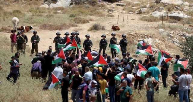 إصابة فلسطينيين بتفريق الجيش الإسرائيلي مسيرات ضد الاستيطان بالضفة