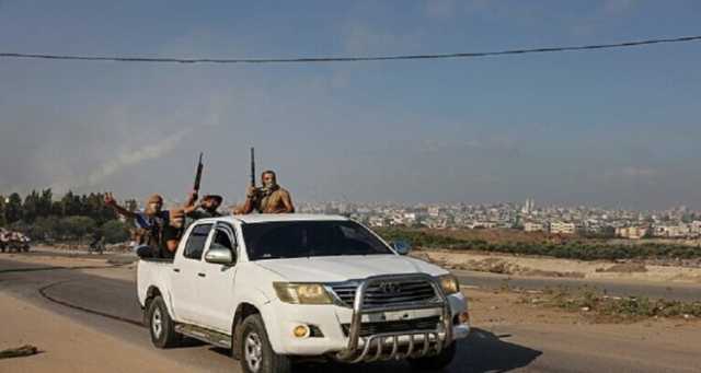 يديعوت أحرنوت : الجيش الإسرائيلي فشل بهجوم مضاد لاستعادة بلدات الغلاف وقتال عنيف يجري في إيرز