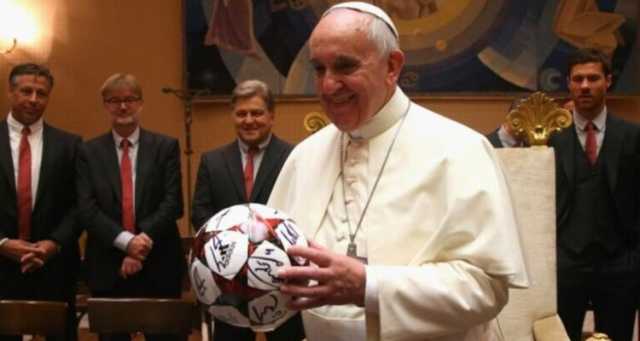 اختيار مفاجئ من بابا الفاتيكان لأفضل لاعب في التاريخ