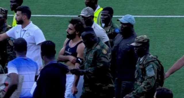 حقيقة تعرض محمد صلاح لإصابة بعد اقتحام جماهير سيراليون