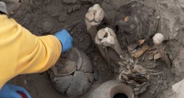 بيرو.. علماء الآثار يعثرون على 5 مومياوات عمرها 1000عام