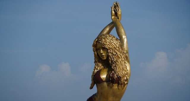 إزاحة الستار عن تمثال لشاكيرا في مسقط رأسها بارتفاع 6 أمتار