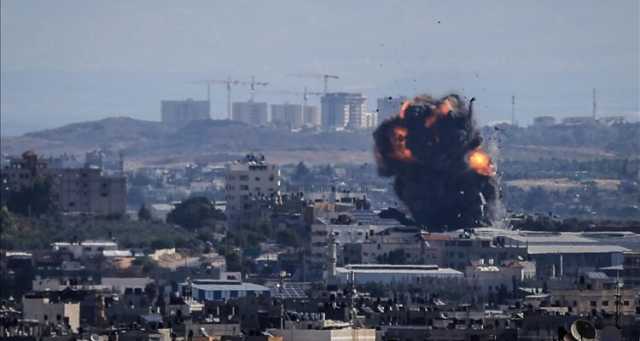 إعلام أمريكي: إسرائيل قصفت مناطق “آمنة” في غزة بقنابل مدمرة