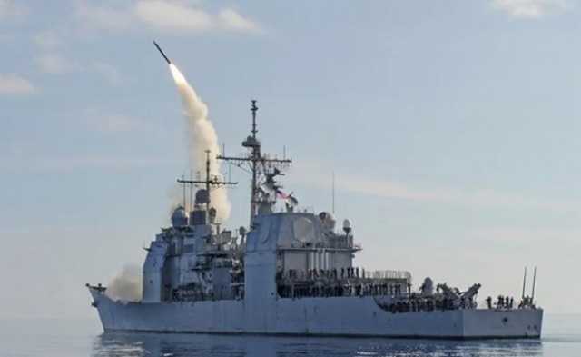 مدمرة أمريكية تسقط صاروخين باليستيين مضادين للسفن أطلقا من اليمن