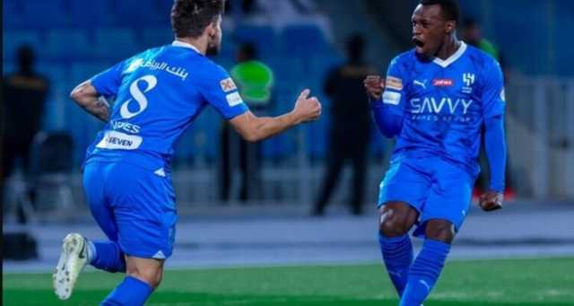 الهلال يسقط الرياض بثلاثية ويعزز صدارته للدوري السعودي