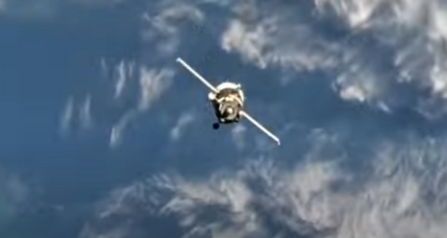 طاقم مركبة “سويوز” ينضم لرواد المحطة الفضائية الدولية