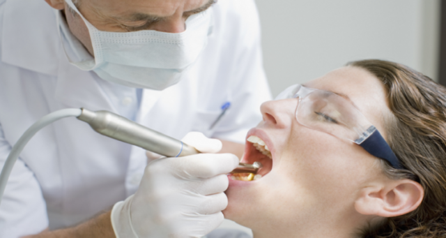 تحديد علاقة خطيرة بين نظافة الأسنان وسرطان قاتل