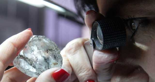 بعد انقطاع دام ثلاثة أشهر بلجيكا تستأنف استيراد الماس من روسيا