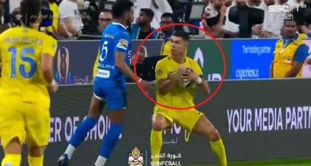 بعد “واقعة” البليهي.. هل سيضطر رونالدو للوقوف في الممر الشرفي أمام الهلال؟