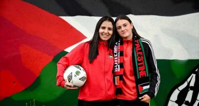 بالكوفية والأعلام.. استقبال حافل لمنتخب فلسطين للسيدات في إيرلندا