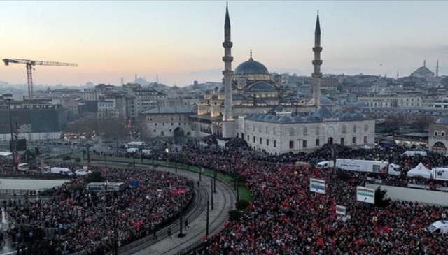 أول أيام 2025.. مئات الآلاف يحتشدون في إسطنبول دعما لفلسطين