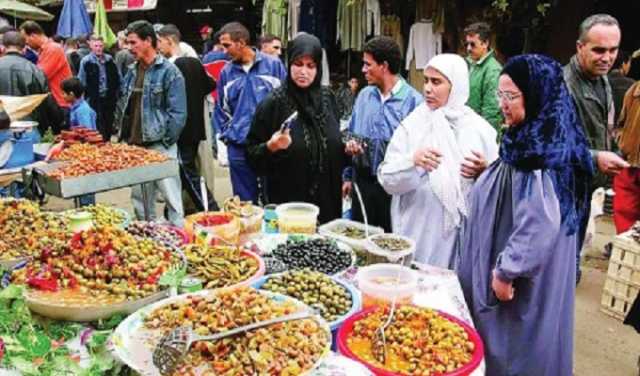 عشية رمضان بالجزائر.. احتفالات وأسواق مكتظة وتخفيضات