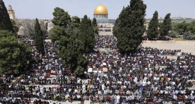 80 ألف فلسطيني يصلون بالأقصى الجمعة الثالثة من رمضان