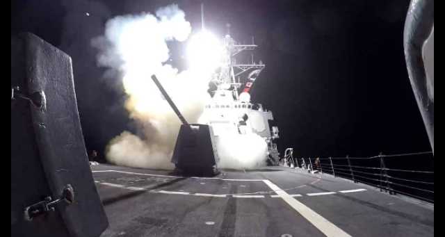الجيش الأمريكي يعلن تدمير 3 زوارق مسيرة للحوثيين في البحر الأحمر