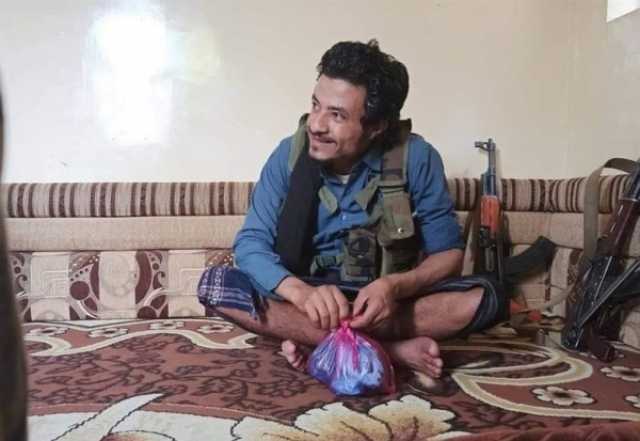 العليمي يوجه بتكريم 'السناوي' ورفاقه بعد مقتلهم بمواجهات ضد الحوثيين بتعز