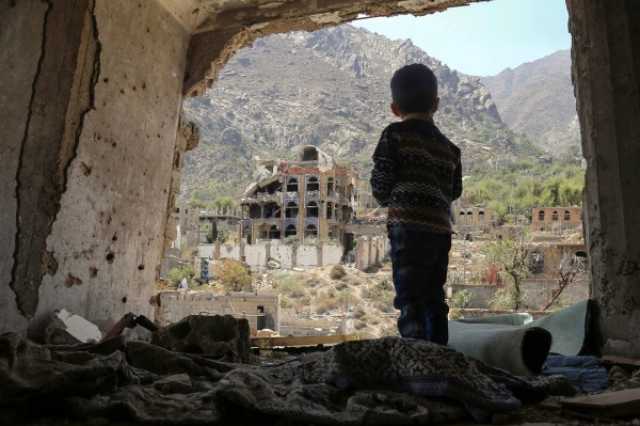 'بلومبيرغ': الخلاف السعودي الإماراتي يهدد الجهود الأمريكية لإنهاء حرب اليمن