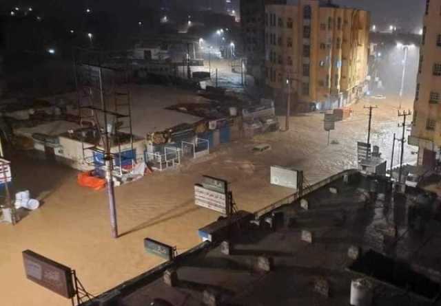 محافظ حضرموت يوجه بتسيير قافلة إغاثية إلى المهرة لمساعدة المتضررين من إعصار 'تيج'