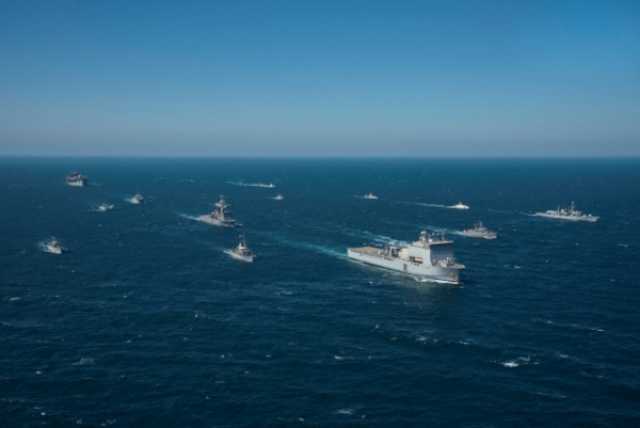 صحيفة معاريف: إسرائيل ترسل سفنا وغواصات إلى البحر الأحمر عقب هجمات الحوثيين