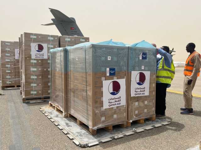 مقدمة من قطر الخيرية.. طائرة تحمل مواد طبية تصل بورتسودان