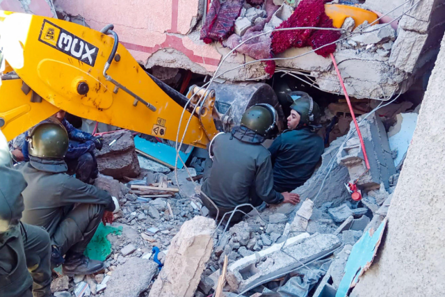 ارتفاع حصيلة ضحايا زلزال المغرب إلى 1037 قتيلا و1204 مصابين