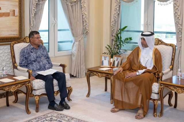  وزير الدولة للشؤون الداخلية يجتمع مع وزير الداخلية الماليزي