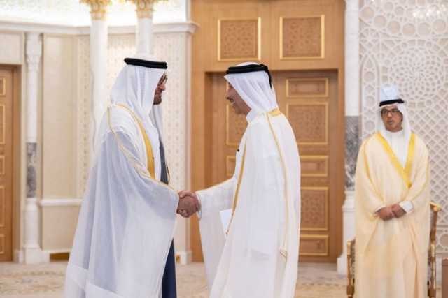  رئيس دولة الإمارات العربية المتحدة يتسلم أوراق اعتماد سفير دولة قطر