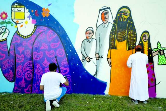 رسمها فنانان قطريان.. جداريات «المعرض» تعكس ثراء البيئة القطرية