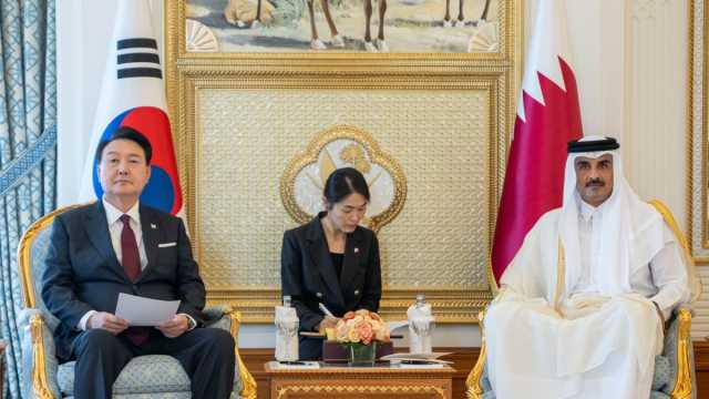 سمو الأمير يعقد جلسة مباحثات رسمية مع الرئيس الكوري
