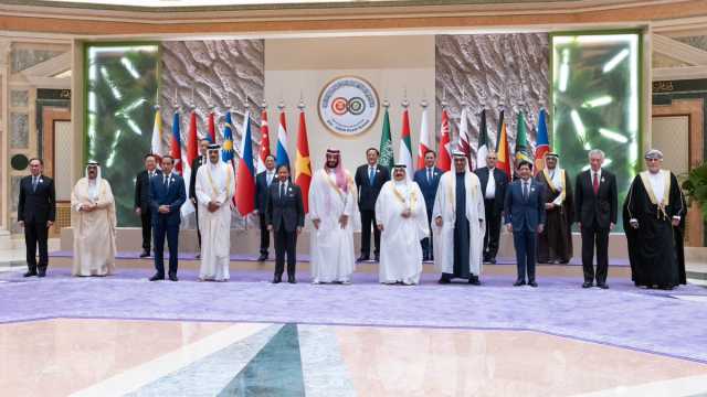 سمو الأمير يشارك في قمة مجلس التعاون الخليجي ورابطة الآسيان