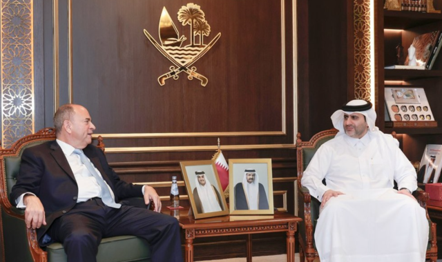 محافظ مصرف قطر المركزي يجتمع مع رئيس مجلس إدارة شركة 'إم إس سي آي'
