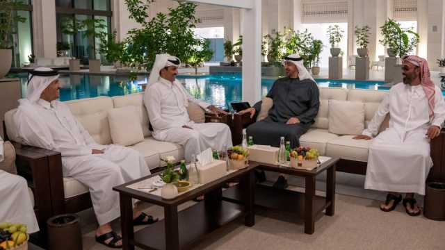 سمو الأمير ورئيس الإمارات يبحثان تعزيز العلاقات والأوضاع في الأراضي الفلسطينية