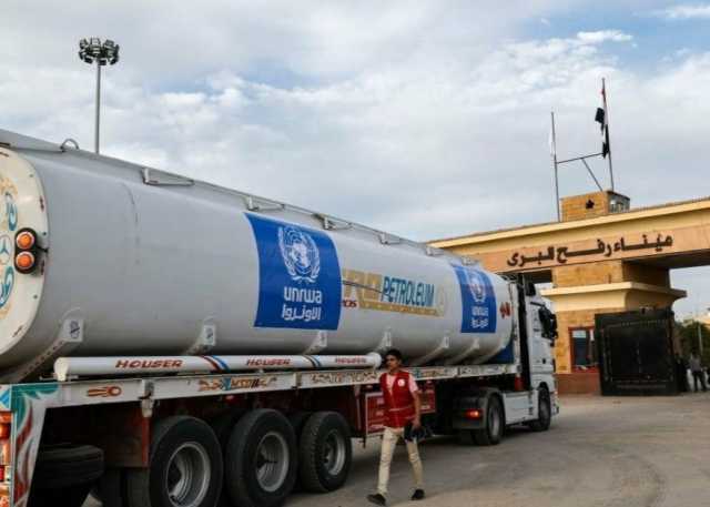 مع بدء سريان أول هدنة..تدفق المساعدات الإغاثية وشحنات الوقود بوتيرة أكبر إلى غزة