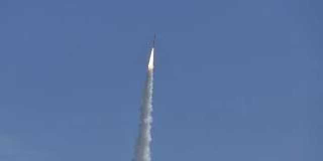 الصين تطلق صاروخ 'الحامل التجاري' إلى الفضاء